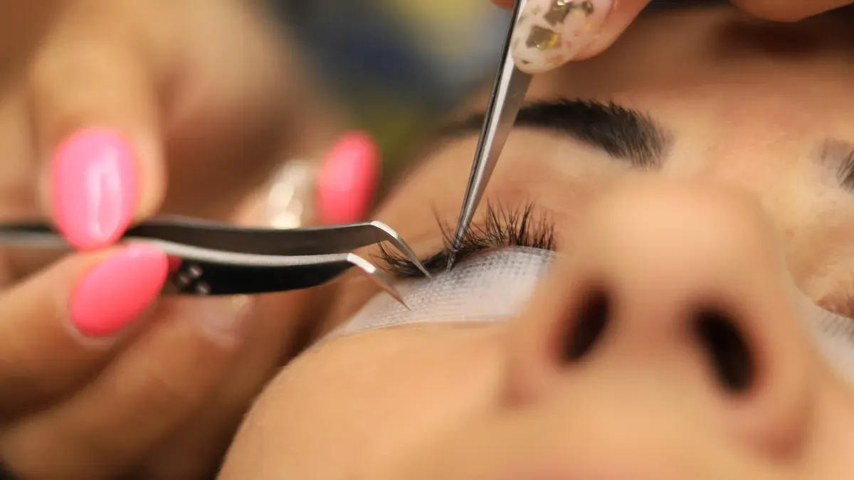 Wat moeten klinieken vergelijken voordat ze een leverancier van haartransplantatiepennen kiezen?